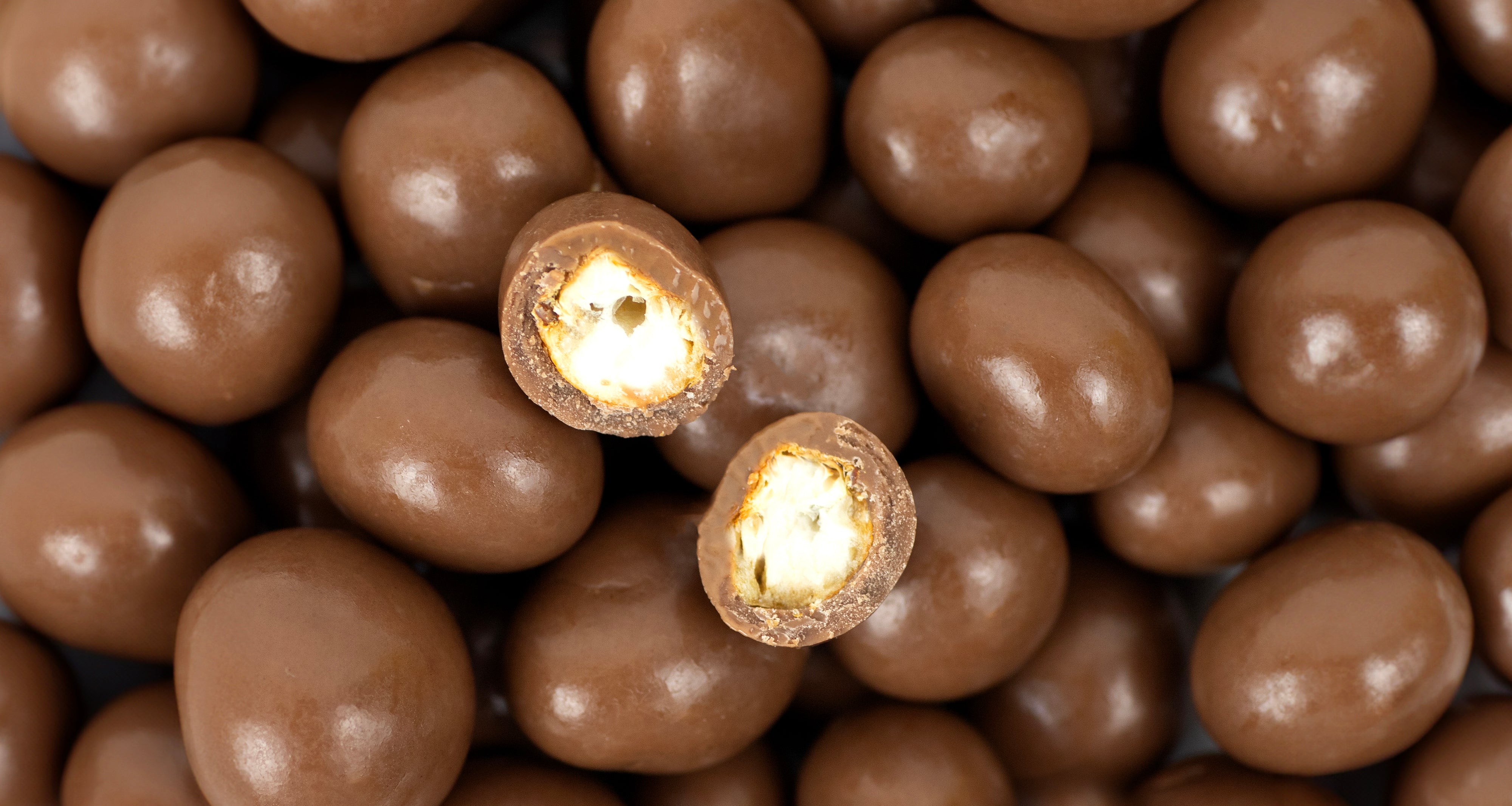 Image of Jacek Chocolate Couture boutique showing counter and products